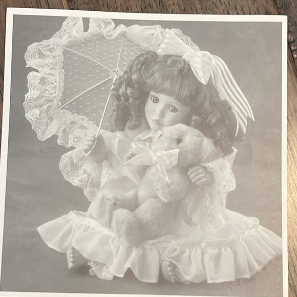 The Ashton-Drake Galleries Victorian Lace Collection Doll “Colleen” - Picture 11 of 14